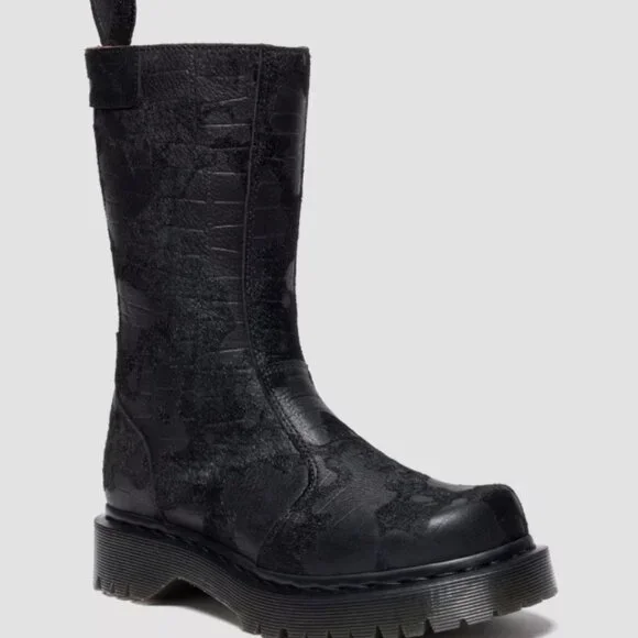 Dr Marten boots Size 9, with cool detail - worn 1x! - Picture 2 of 4